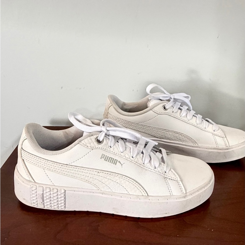 Puma Sneakers